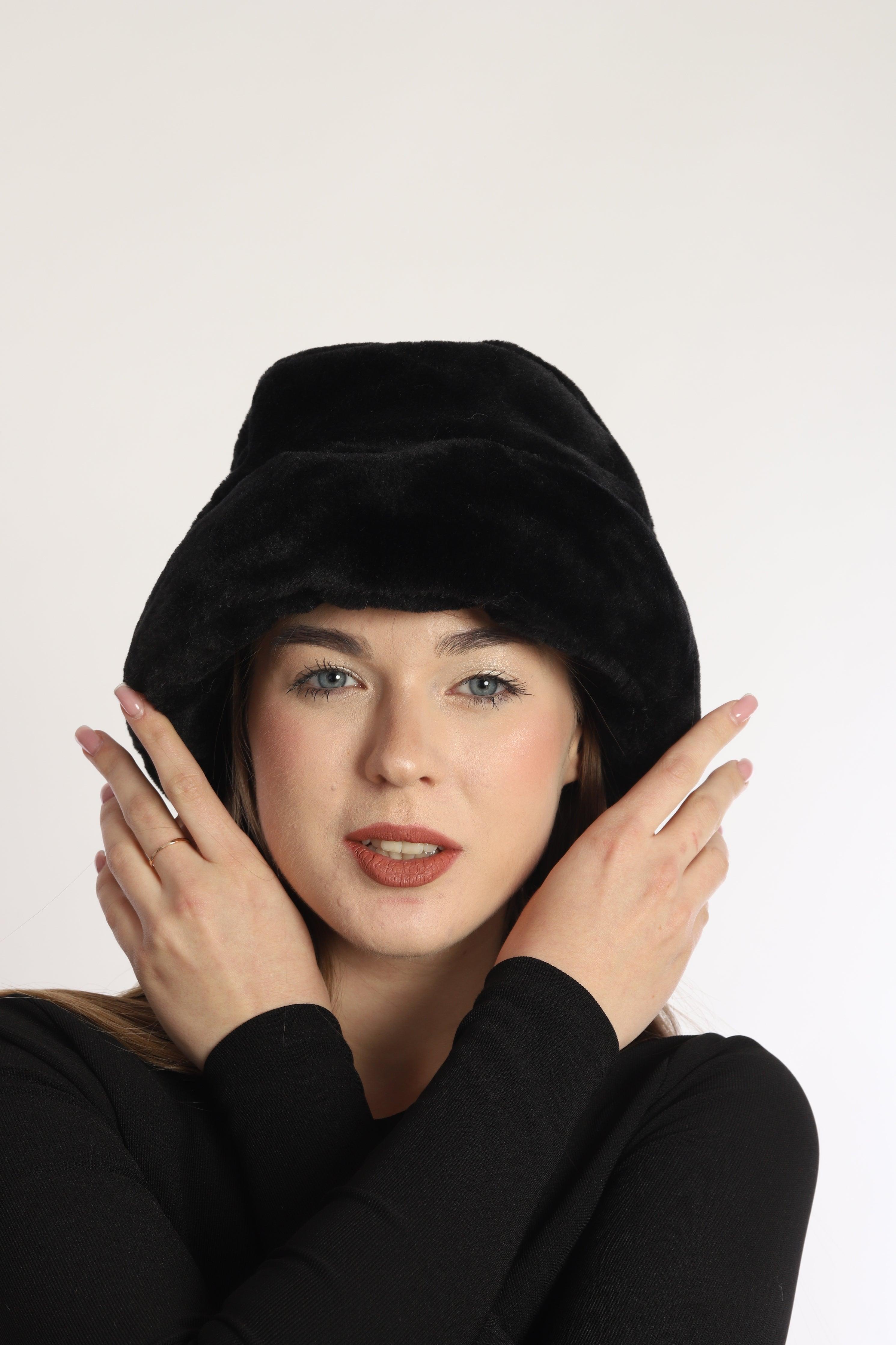 Kadın Siyah Kalpak Peluş Şapka - Rezon Deri
